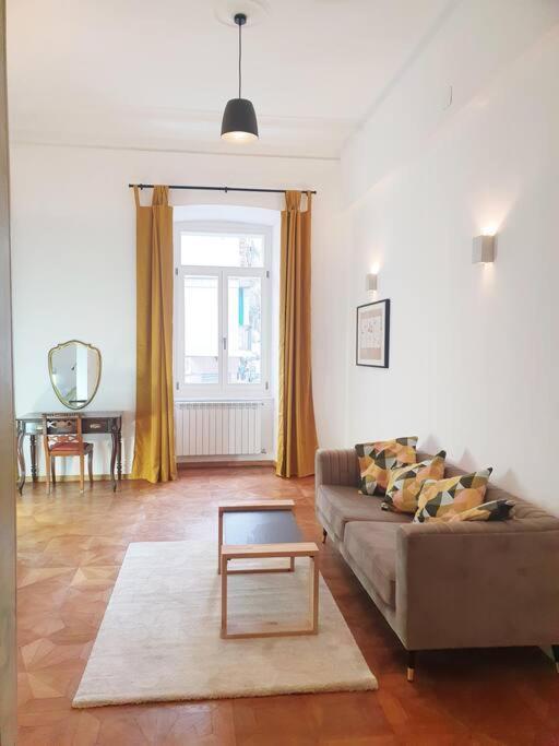 L'Arco Trieste Studio Living 2 Luaran gambar